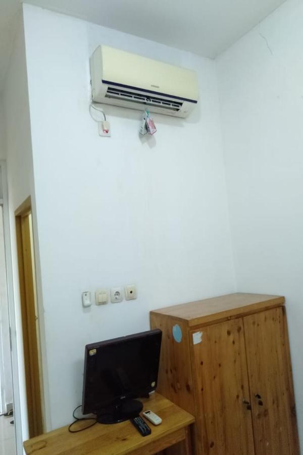 Spot On 90538 Wisma Dewi Syariah Jakarta Exterior photo